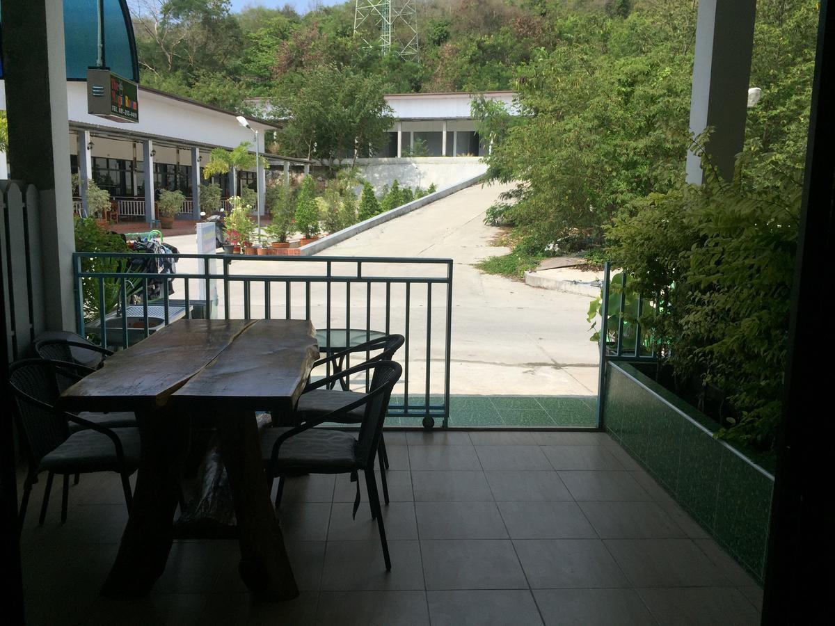 Hotel Baan Aomsub Koh Samet Esterno foto